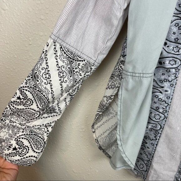 Free People All Patched Up Chambray Shirt Size XS - Picture 7 of 13